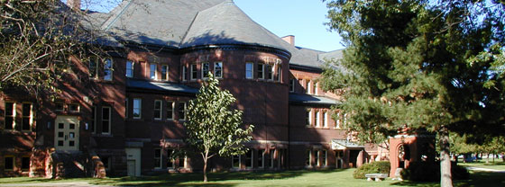 A view of the south side of Alumni Hall