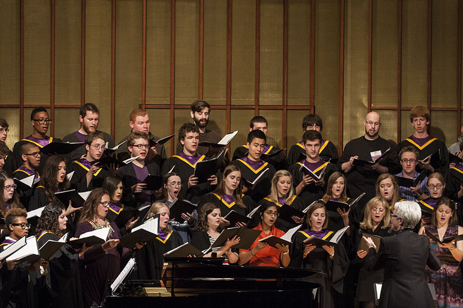 Conductor Laura Lane leads students, alumni in concert at Homecoming