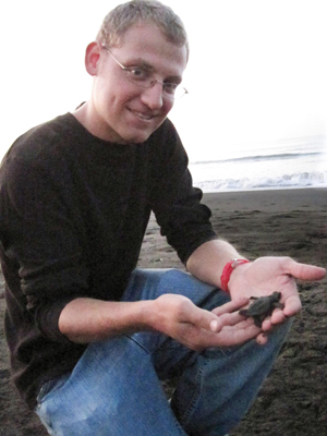 Edward Dale '10 with Sea Turtle