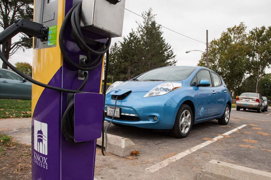 Students traveling to community service jobs in Galesburg are benefitting from a newly acquired electric car and charging station.