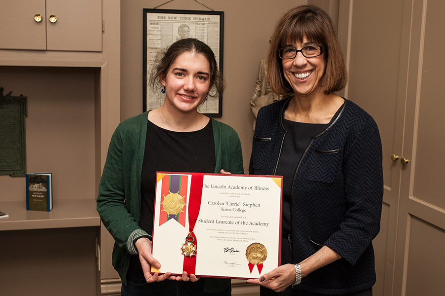 Student Laureate of the Lincoln Academy of Illinois Carolyn Stephen and Knox College President Teresa Amott.