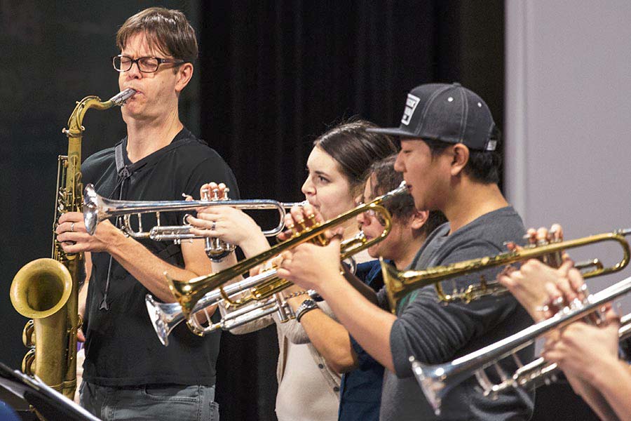 Internationally recognized saxophonist and composer Donny McCaslin plays with students during Knox College's second annual Jerome Mirza Jazz Residency.