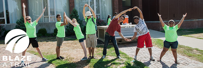 Orientation Leaders spell "Knox" during move-in