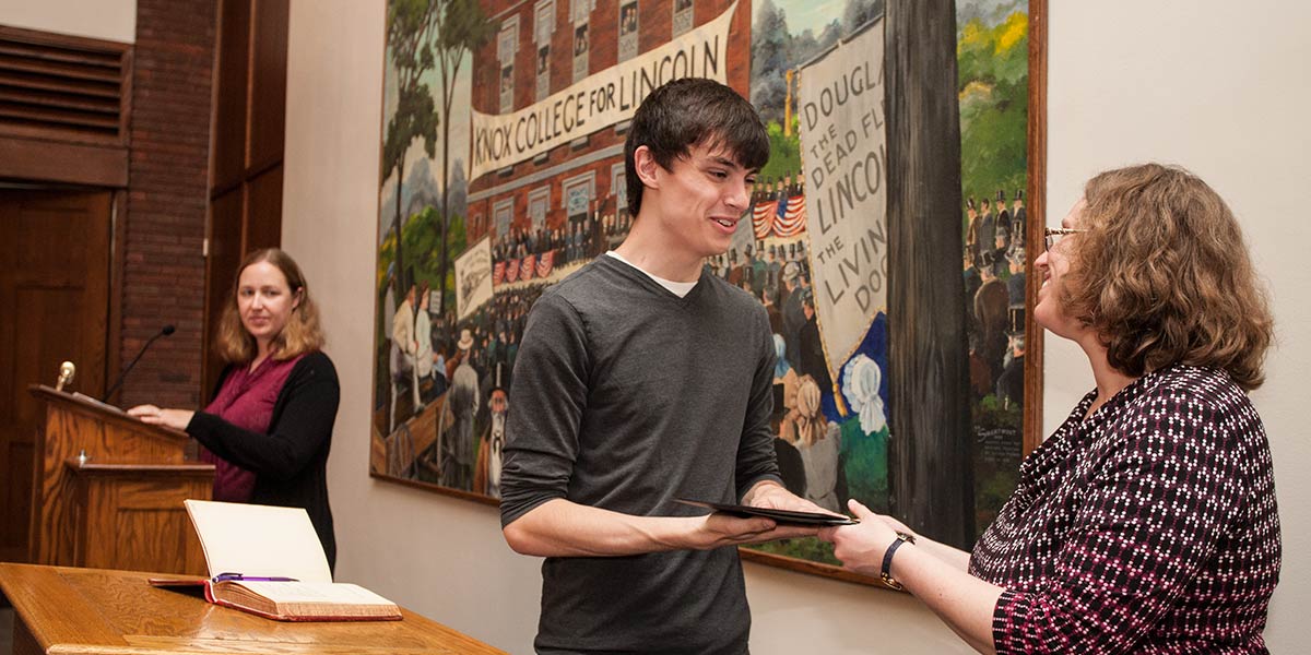 lån gentagelse Tekstforfatter Phi Beta Kappa Members - Phi Beta Kappa - Knox College