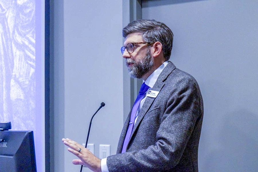 Visiting Assistant Professor Dr. Scott Harris delivers a lecture.