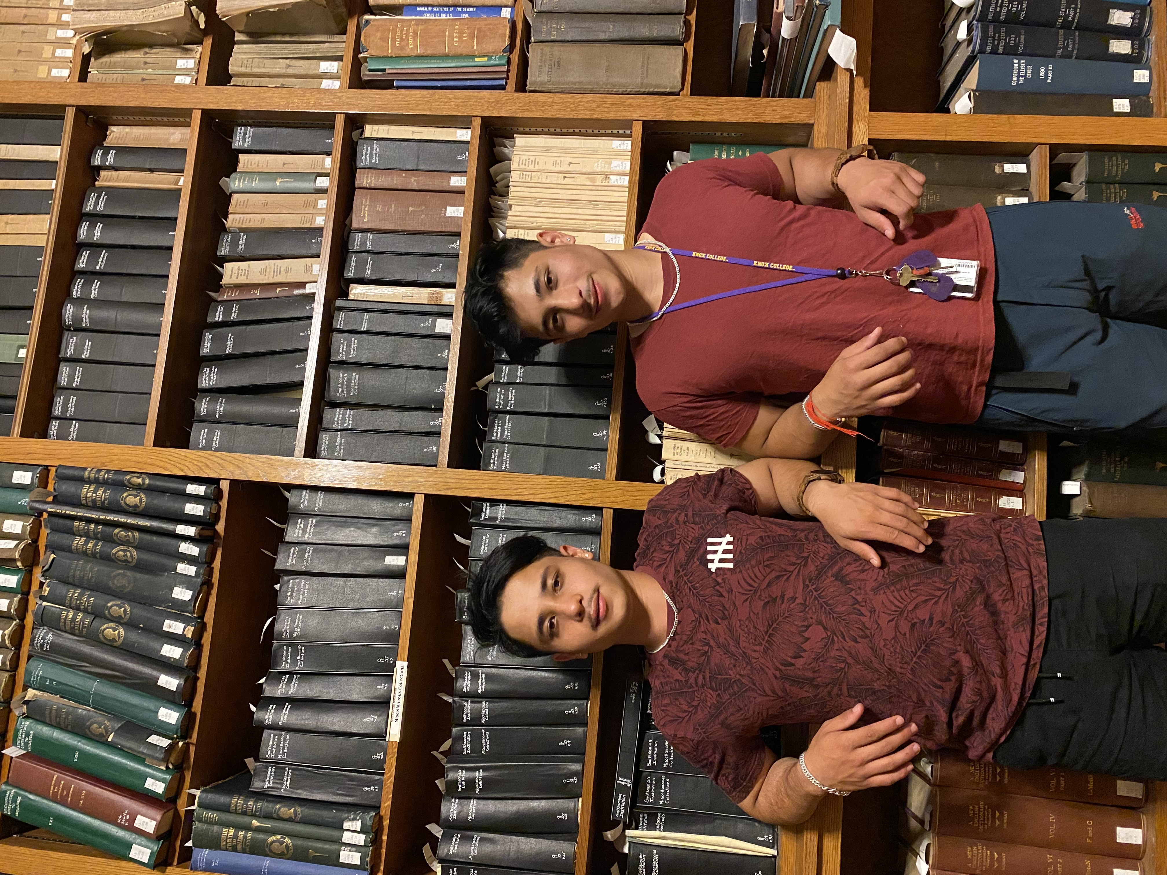 Arun Rajbhandari ’25 and Ari Rajbhandari ’25 in Seymour Library