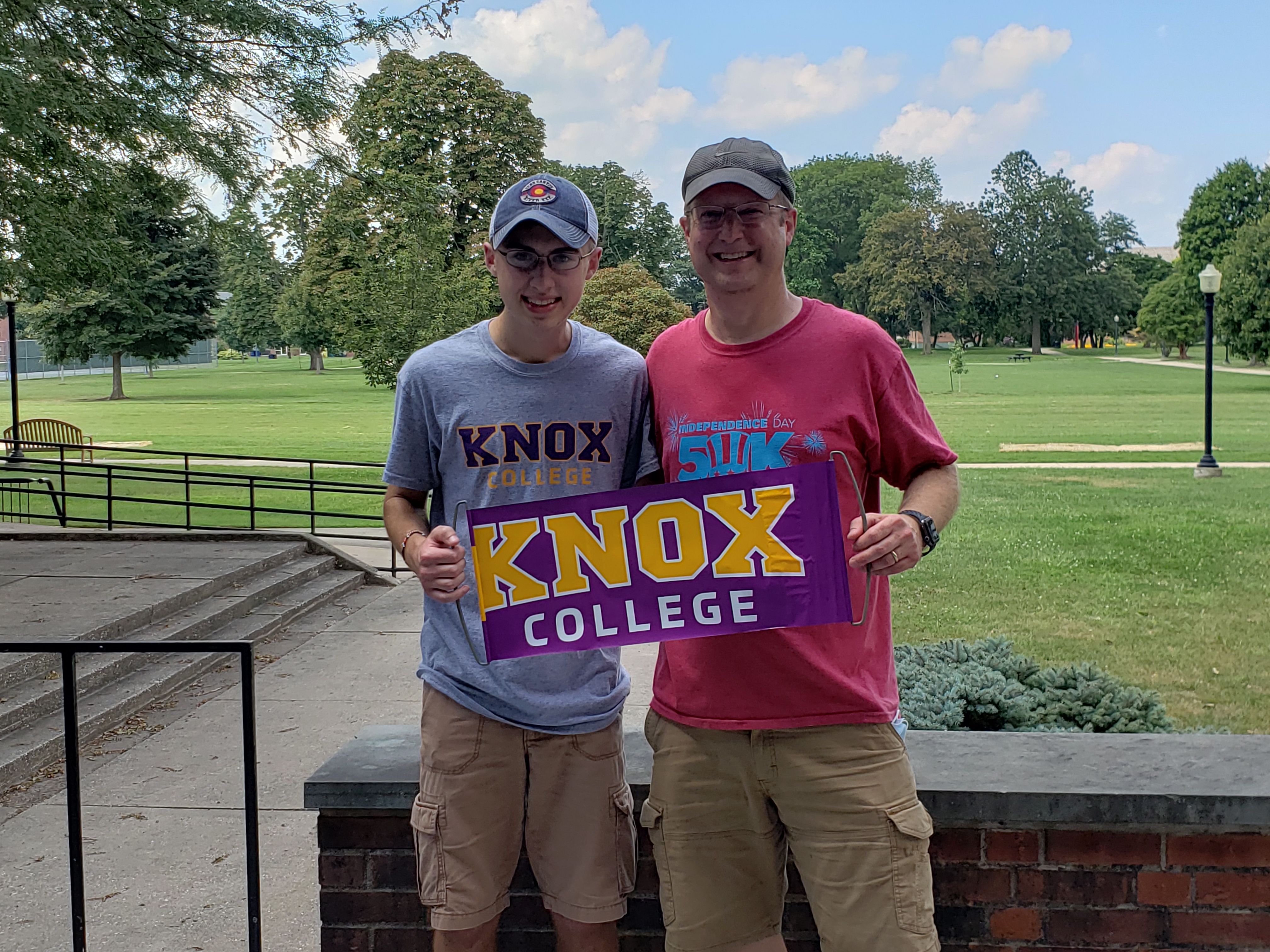 Kyle Horn ‘25 with father Jim Horn ‘96 (mother Laurie Brewer Horn ‘97, not pictured)