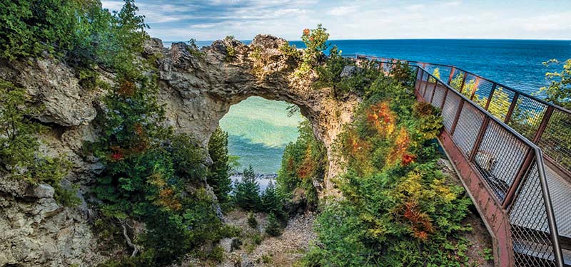 Alumni Travel to Great Lakes