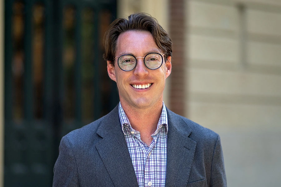 Thomas Bell headshot