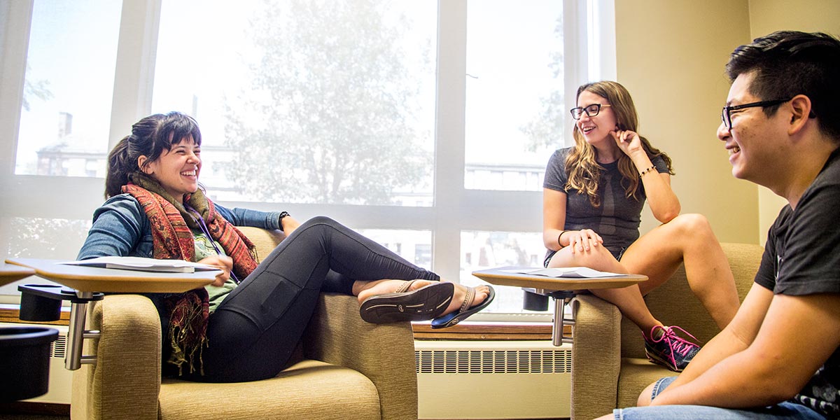 Knox students explore during orientation