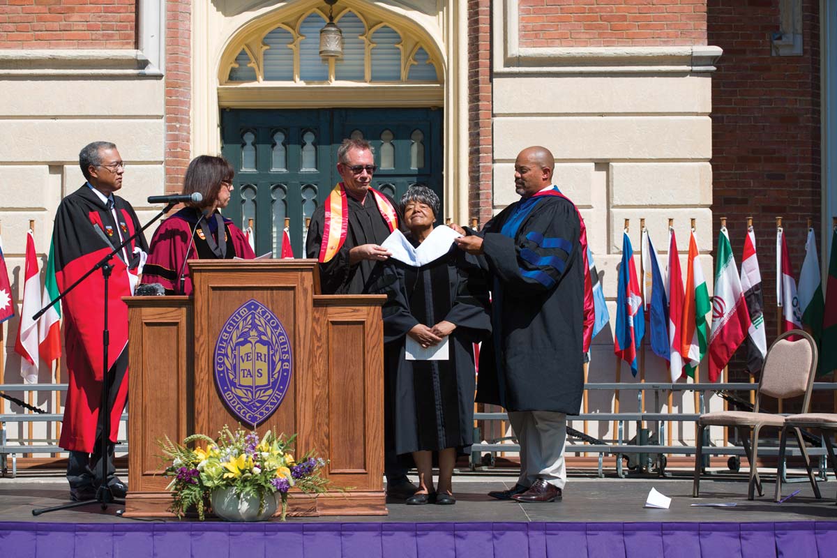 Elizabeth Eckford receives an honorary degree