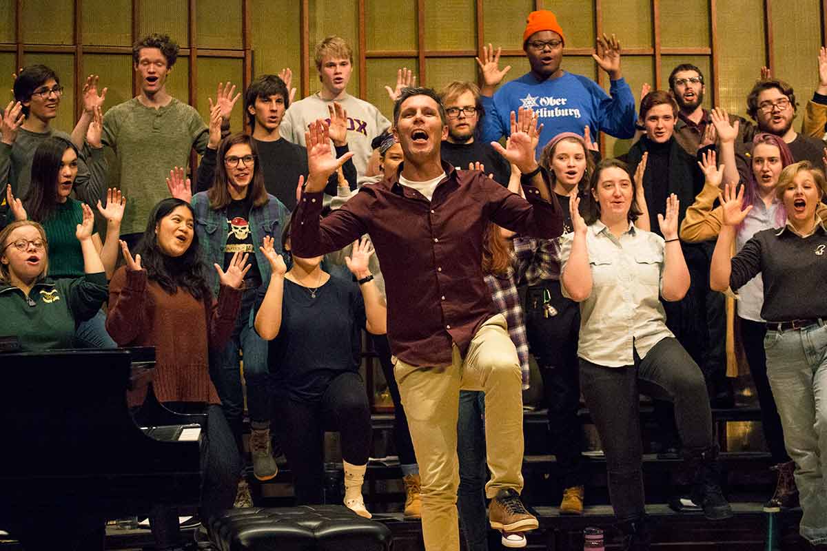 South African Composer Michael Barrett works with Knox College Choir Students