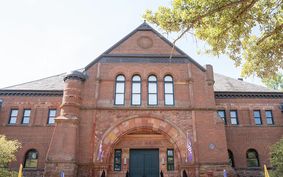 The main entry way to Alumni Hall on the Knox College campus.