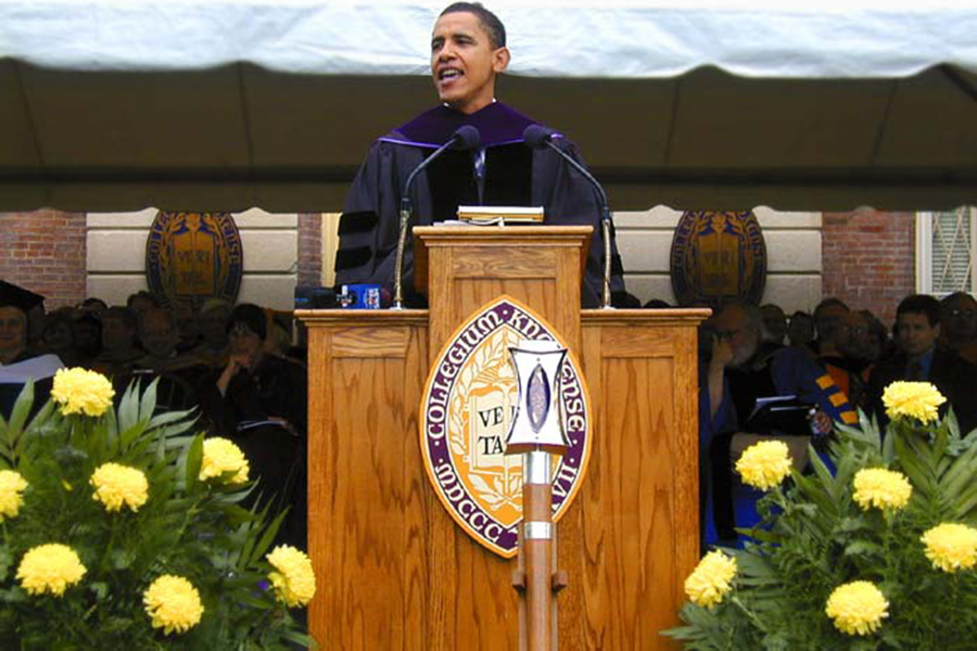 Barack Obama at Knox College Commencement 2005.