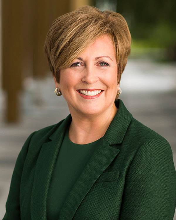 Headshot of Deborah Rutter