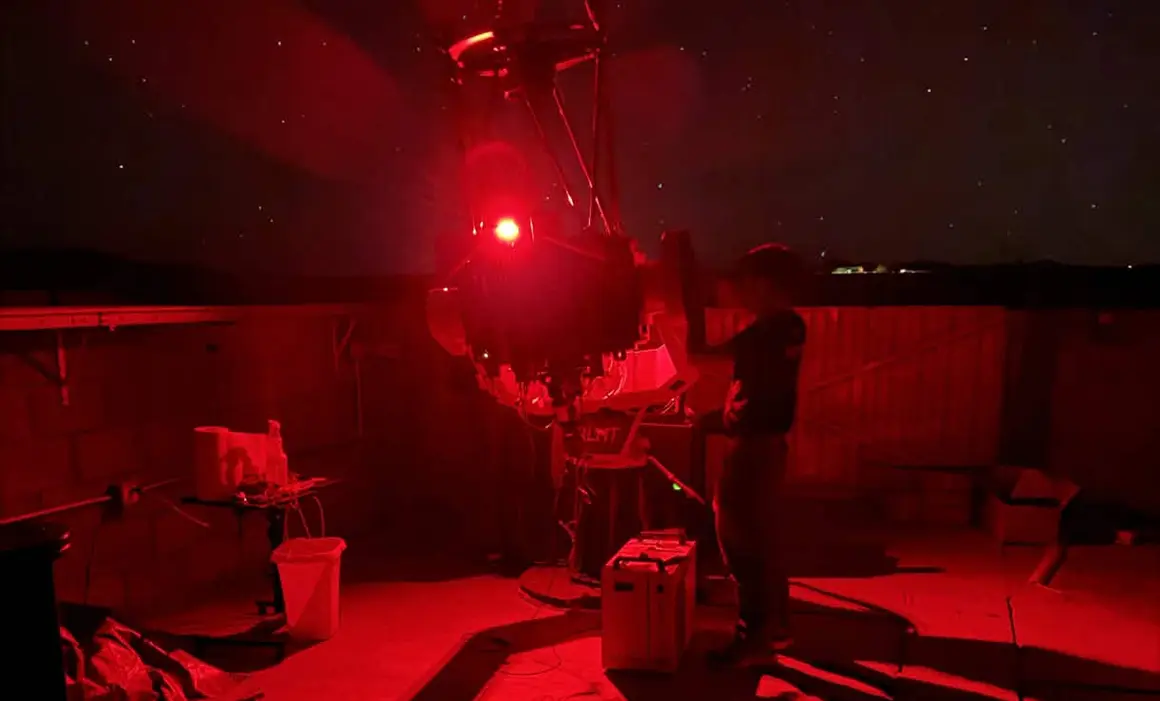 Red light from the MACRO Consortium