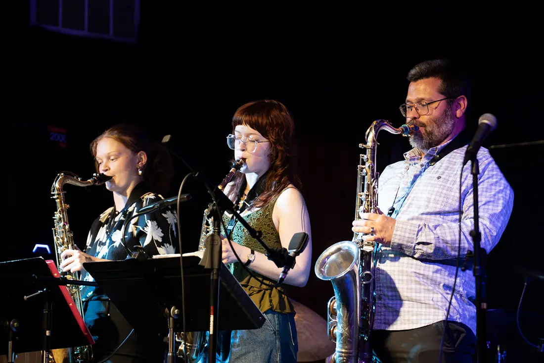 Knox students perform at the Orpheum Theatre with Doug Stone