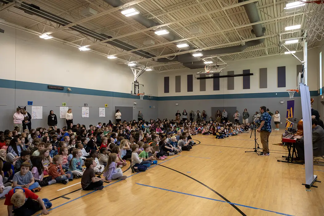 Doug Stone performs for students at King Elementary  School