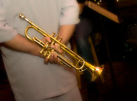 David Hoffman waits to perform  at the Knox-Rootabaga Jazz Festival