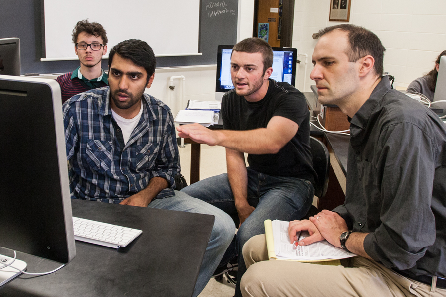 Knox College biology professor Matthew Jones-Rhoades and students in class