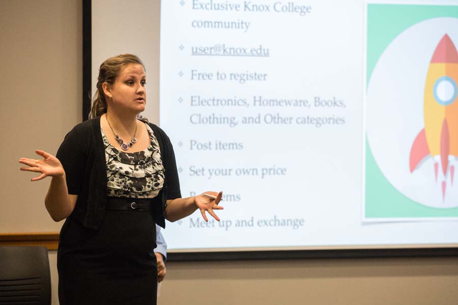 Knox College Laura Lueninghoener giving a business presentation at StartUp Term.