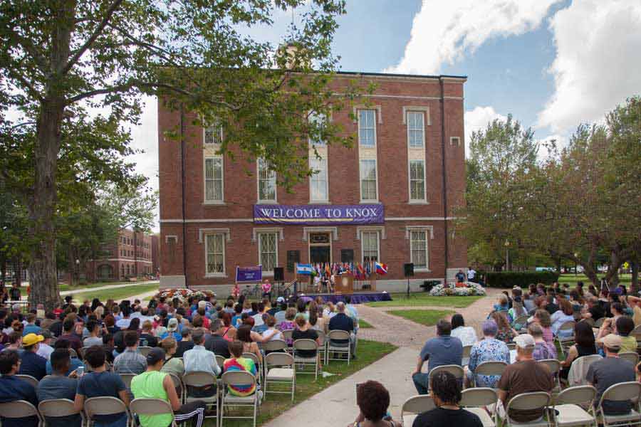 Knox College welcomes more than 370 new students for Fall 2016.