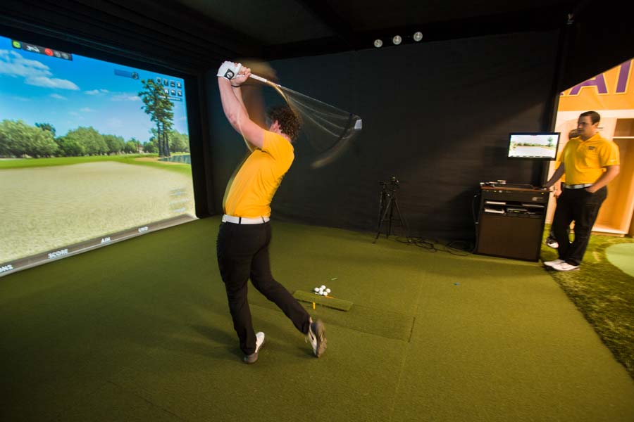 Knox golf teams in the new Schmid Golf Performance Center. 