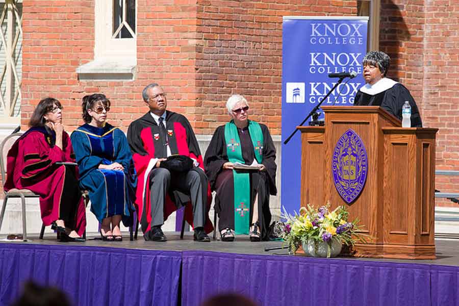 Elizabeth Eckford '63 receives honorary doctorate from Knox College