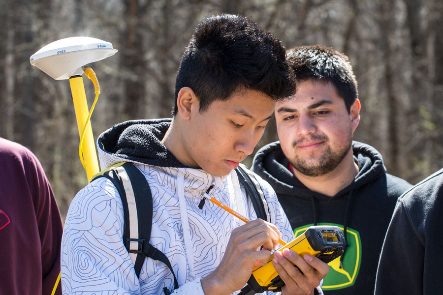 Students use GPS mapping tools at Green Oaks