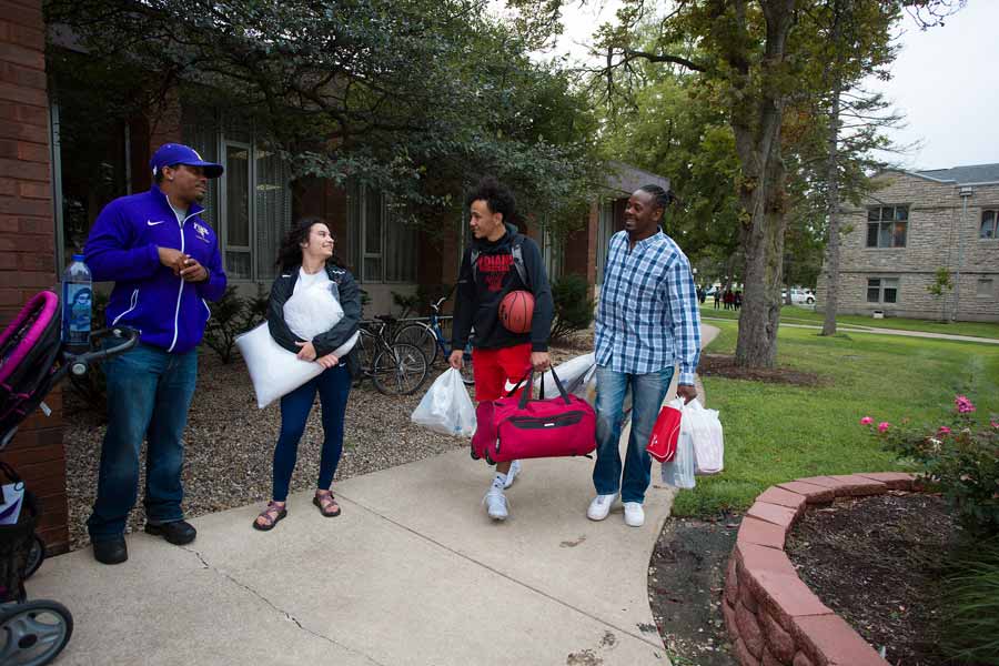 Knox College students and staff help new students move into their rooms on campus and begin orientation activities to start the 2018-19 academic year.