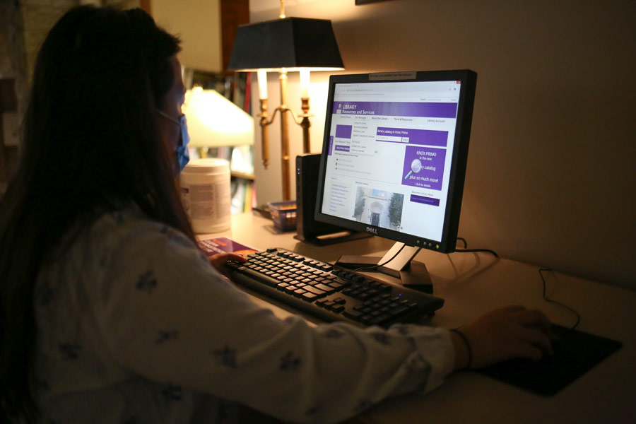 A student explores Seymour Library's resources and services, including Knox Primo.