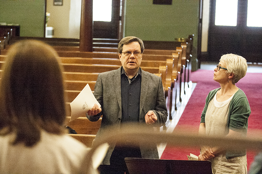 Composer Jaakko Mantyjarvi gives insight to the Knox College Choir. 